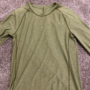 Men’s large lululemon long sleeve shirt